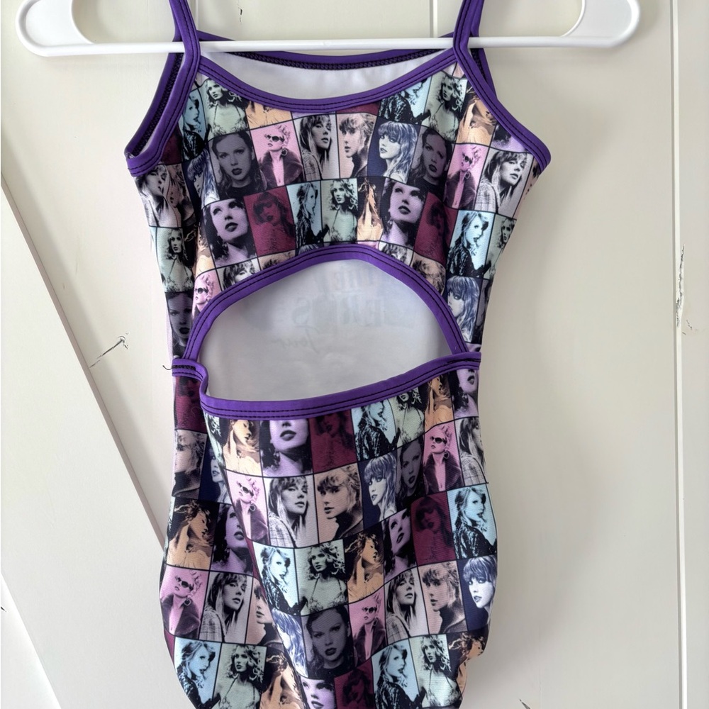 Taylor Swift leotard - Picture 2 of 5